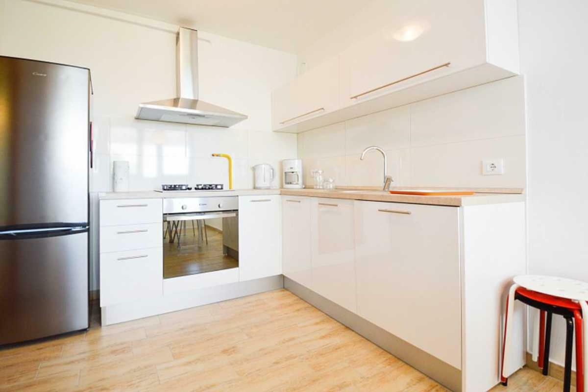 Leut Apartment, 3Min Beach, 15Min Center Pula Exterior foto